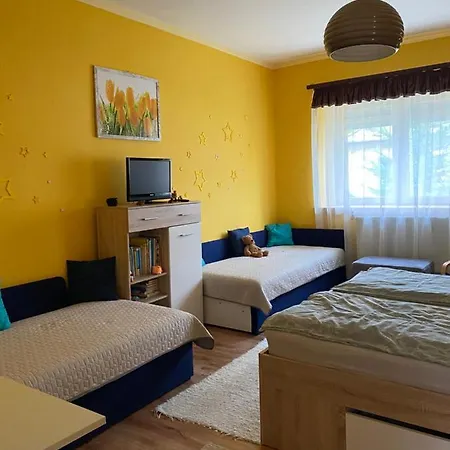 Ohuta Vendeghaz Gæstehus Parád